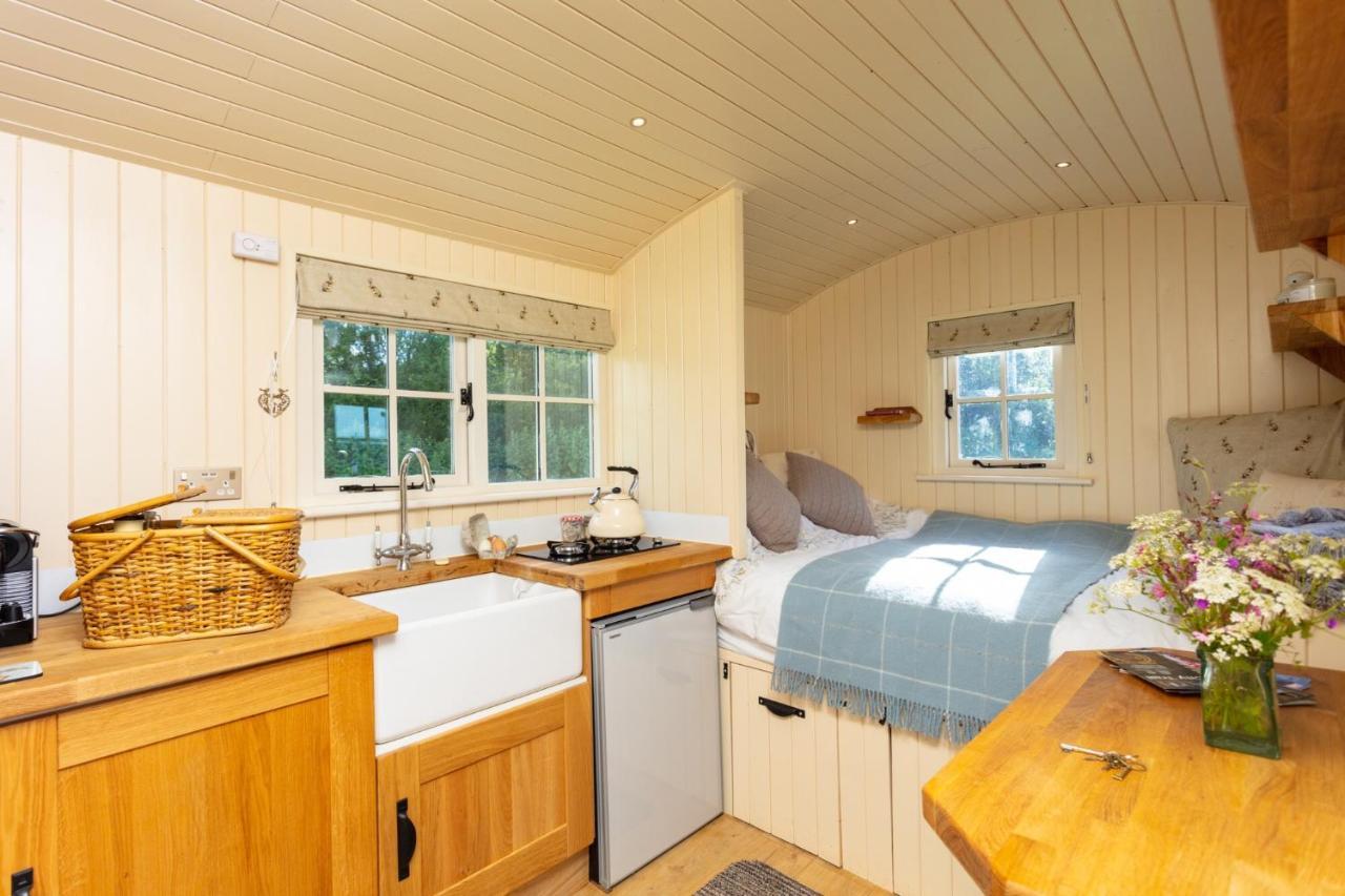 Romantic Secluded Shepherd Hut Hares Rest Southwick  المظهر الخارجي الصورة