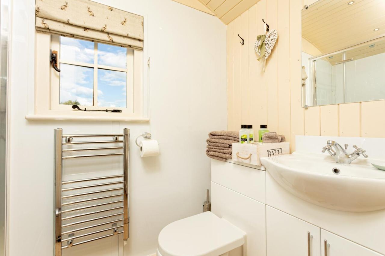 Romantic Secluded Shepherd Hut Hares Rest Southwick  المظهر الخارجي الصورة