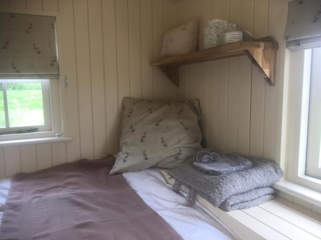 Romantic Secluded Shepherd Hut Hares Rest Southwick  المظهر الخارجي الصورة